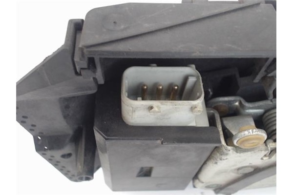 Recambio de cierre electromagnetico delantero izquierdo para bmw serie 5 berlina (e39) referencia OEM IAM 8352165  67118352165 ,