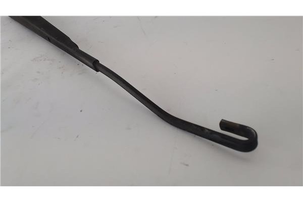 Recambio de brazo limpiaparabrisas delantero izquierdo para kia sorento (bl) 2.5 crdi referencia OEM IAM 983E+15  