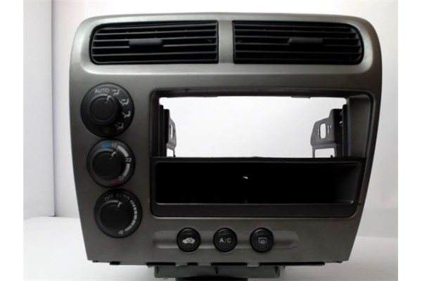 Recambio de embellecedor consola central para honda civic vi 1.6 referencia OEM IAM   