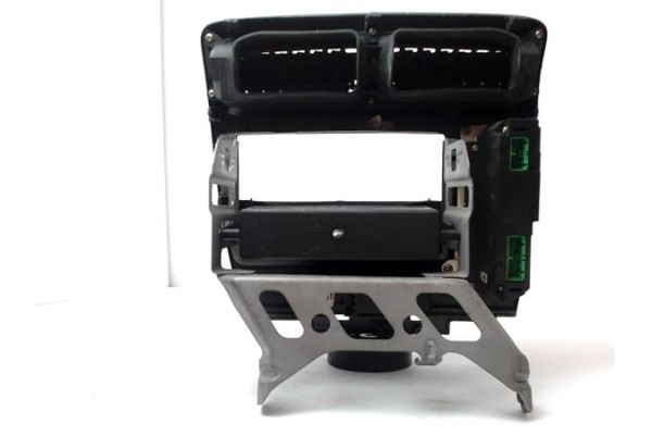 Recambio de embellecedor consola central para honda civic vi 1.6 referencia OEM IAM   