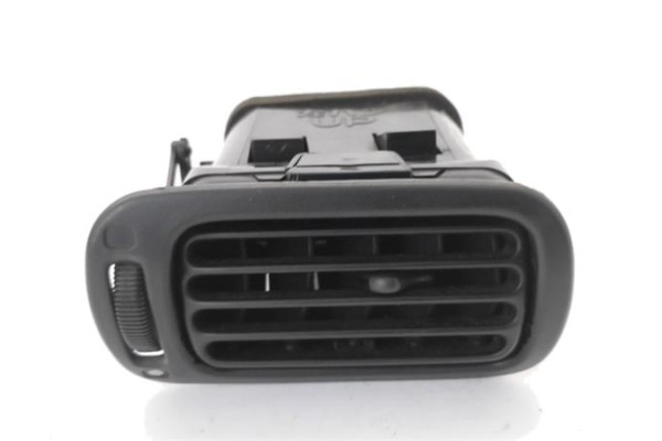 Recambio de rejilla entrada de aire para nissan sunny berlina (n14) 1.6 i 16v referencia OEM IAM 6876063C00  