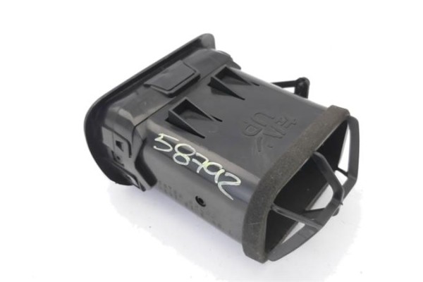 Recambio de rejilla entrada de aire para nissan sunny berlina (n14) 1.6 i 16v referencia OEM IAM 6876063C00  