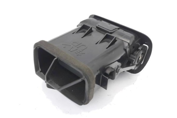Recambio de rejilla entrada de aire para nissan sunny berlina (n14) 1.6 i 16v referencia OEM IAM 6876063C00  