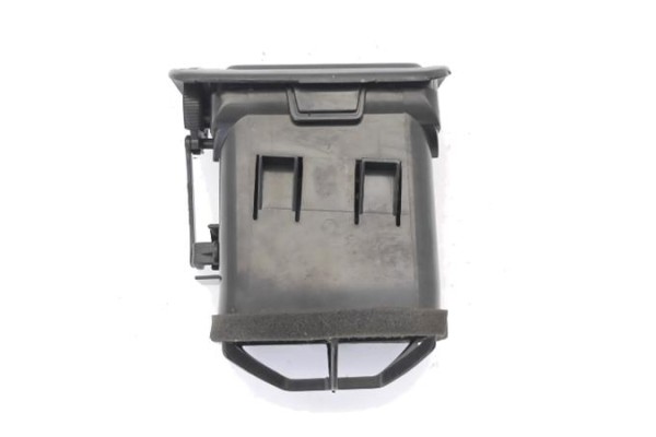 Recambio de rejilla entrada de aire para nissan sunny berlina (n14) 1.6 i 16v referencia OEM IAM 6876063C00  