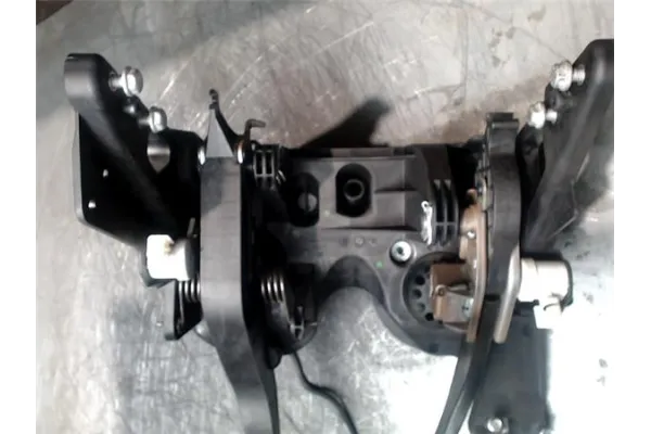 Recambio de juego pedales completo para opel astra k berlina 5p 1.6 dynamic referencia OEM IAM 39222106  