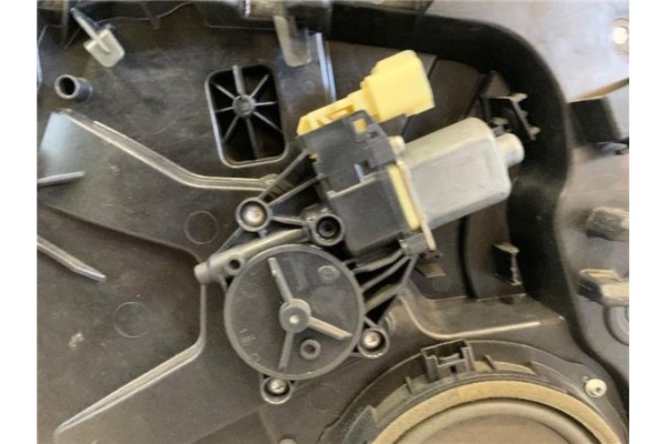 Recambio de motor elevalunas trasero izquierdo para skoda rapid (nh) 1.6 ambition referencia OEM IAM 5JA959811G A646/4-1 