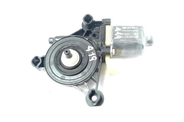 Recambio de motor elevalunas trasero izquierdo para audi a3 (8v1) 1.6 attraction referencia OEM IAM 5Q0959801 0130822713 