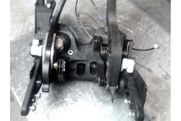 Recambio de juego pedales completo para opel astra k berlina 5p 1.6 dynamic referencia OEM IAM 39222106  