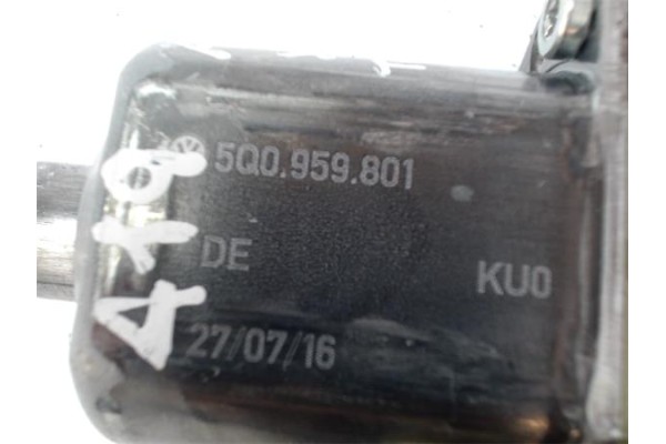 Recambio de motor elevalunas trasero izquierdo para audi a3 (8v1) 1.6 attraction referencia OEM IAM 5Q0959801 0130822713 