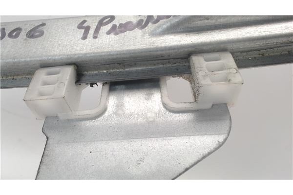 Recambio de mecanismo elevalunas delantero izquierdo para citroen c4 berlina referencia OEM IAM 9647441480 996385101 