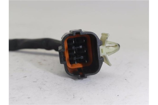 Recambio de cierre electromagnetico delantero izquierdo para kia sorento (bl) 2.5 crdi referencia OEM IAM 813E+15  