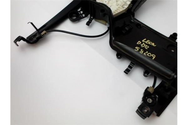 Recambio de elevalunas electrico delantero derecho para seat leon (1p1) 1.9 tdi referencia OEM IAM 1K0959792L  