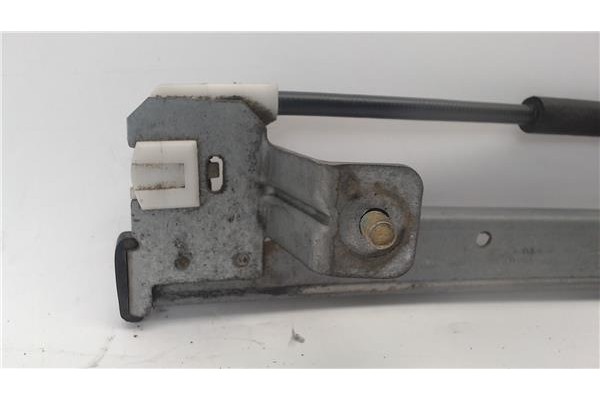 Recambio de mecanismo elevalunas delantero derecho para citroen saxo referencia OEM IAM 400472T1  