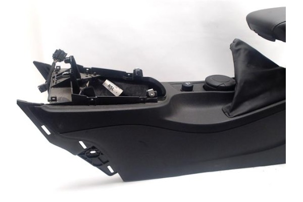 Recambio de portaobjetos reposabrazos para opel astra k berlina 5p 1.6 dynamic referencia OEM IAM 39030127  