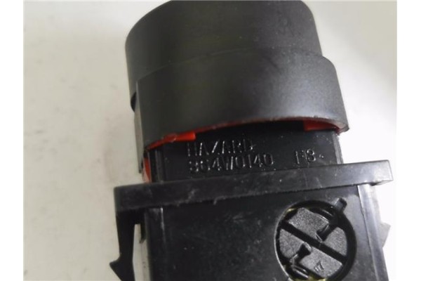 Recambio de interruptor luces emergencia para kia sorento (bl) 2.5 crdi referencia OEM IAM 937E+05 864W0140 