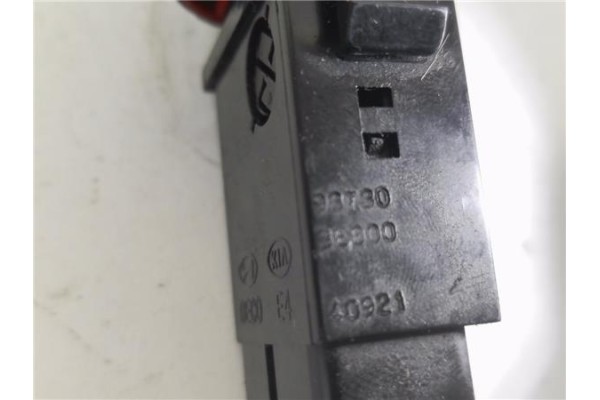 Recambio de interruptor luces emergencia para kia sorento (bl) 2.5 crdi referencia OEM IAM 937E+05 864W0140 