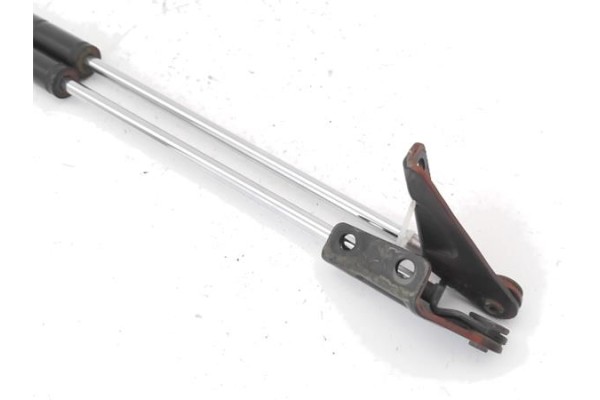 Recambio de amortiguador porton para nissan sunny berlina (n14) 1.6 i 16v referencia OEM IAM 9045050C00 9045150C00 