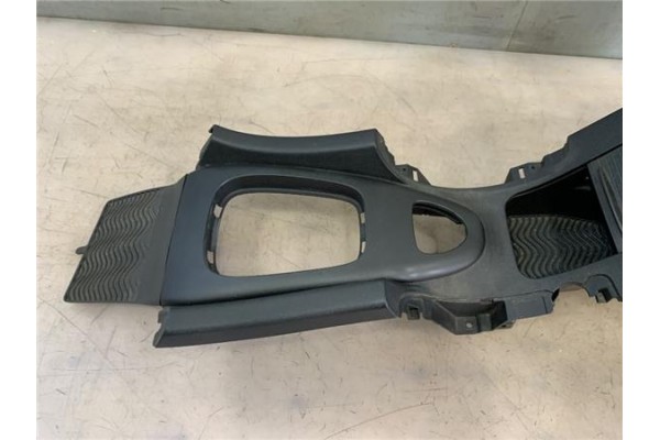 Recambio de reposabrazos para saab 9-3 berlina 1.9 tid referencia OEM IAM 12790310  