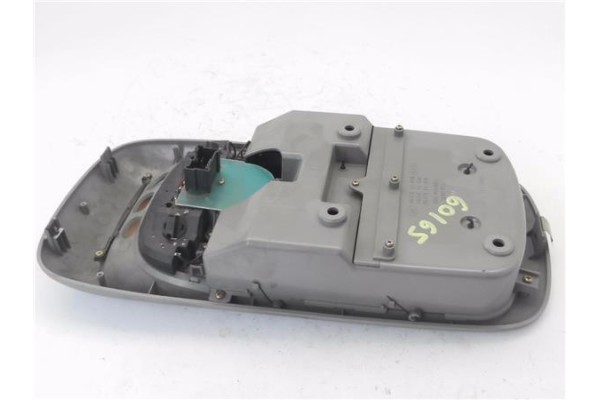 Recambio de luz delantero central techo para kia sorento (bl) 2.5 crdi referencia OEM IAM 928003E001CY 0K53E51410 