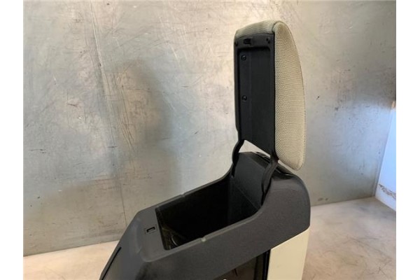 Recambio de reposabrazos para saab 9-3 berlina 1.9 tid referencia OEM IAM 12790310  