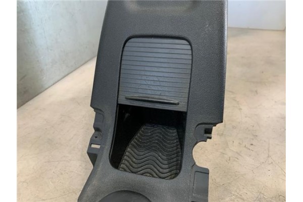 Recambio de reposabrazos para saab 9-3 berlina 1.9 tid referencia OEM IAM 12790310  