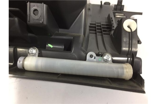 Recambio de guantera salpicadero para volvo s40 berlina 2.0 referencia OEM IAM 8626141 39871860 