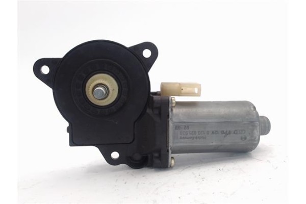 Recambio de motor elevalunas delantero derecho para ford fiesta (cbk) referencia OEM IAM 0130821938  