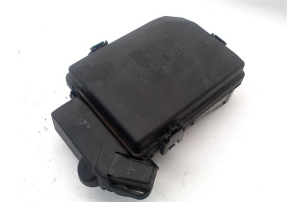 Recambio de caja fusibles/rele para opel astra k berlina 5p 1.6 dynamic referencia OEM IAM 812461952  