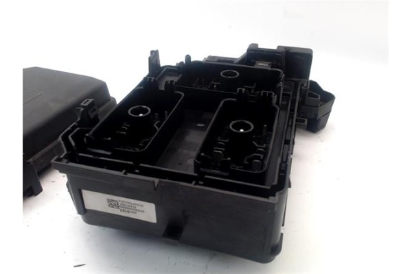Recambio de caja fusibles/rele para opel astra k berlina 5p 1.6 dynamic referencia OEM IAM 812461952  