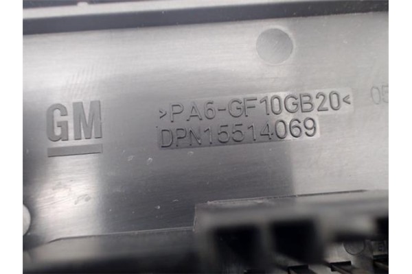 Recambio de caja fusibles/rele para opel astra k berlina 5p 1.6 dynamic referencia OEM IAM 812461952  