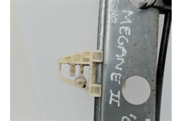 Recambio de mecanismo elevalunas delantero derecho para renault megane ii berlina 3p referencia OEM IAM   