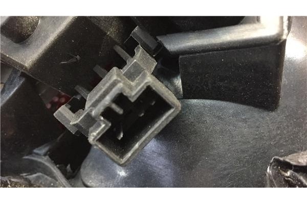 Recambio de piloto interior derecho para nissan primera berlina (p11) 2.0 referencia OEM IAM 23180404  