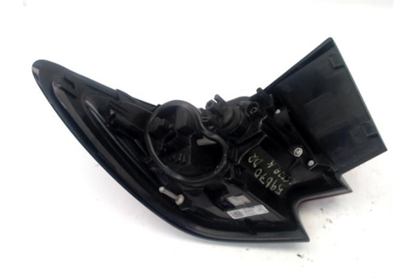 Recambio de piloto trasero derecho para opel astra k berlina 5p 1.6 dynamic referencia OEM IAM 39099017  