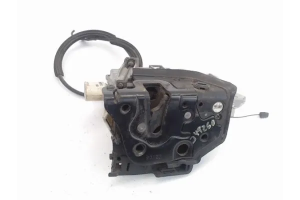 Recambio de cierre electromagnetico trasero derecho para seat toledo (5p2) referencia OEM IAM 05P0839012  