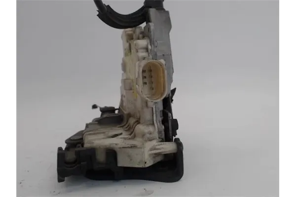 Recambio de cierre electromagnetico trasero derecho para seat toledo (5p2) referencia OEM IAM 05P0839012  