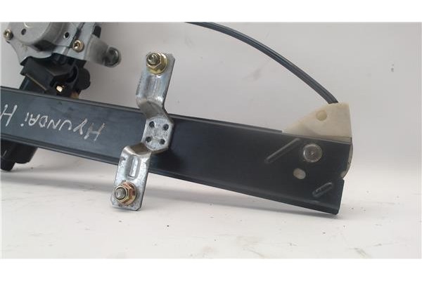 Recambio de mecanismo elevalunas delantero derecho para hyundai h-1 autobús (kmf) referencia OEM IAM 824044H010  