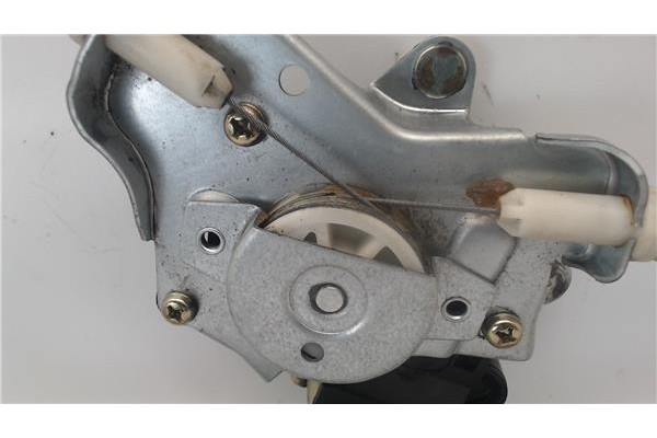 Recambio de mecanismo elevalunas delantero derecho para hyundai h-1 autobús (kmf) referencia OEM IAM 824044H010  