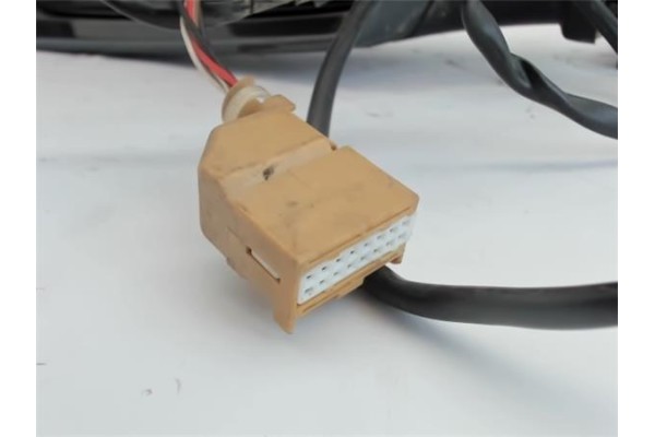 Recambio de retrovisor electrico izquierdo para audi a4 avant (8e) referencia OEM IAM 50009FA0  