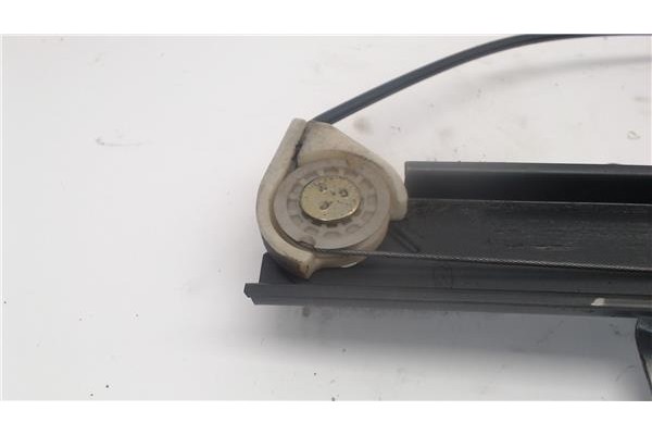 Recambio de mecanismo elevalunas delantero derecho para hyundai h-1 autobús (kmf) referencia OEM IAM 824044H010  