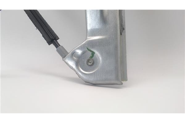 Recambio de mecanismo elevalunas delantero derecho para mitsubishi colt berlina 3 (z30) referencia OEM IAM 5713A136  