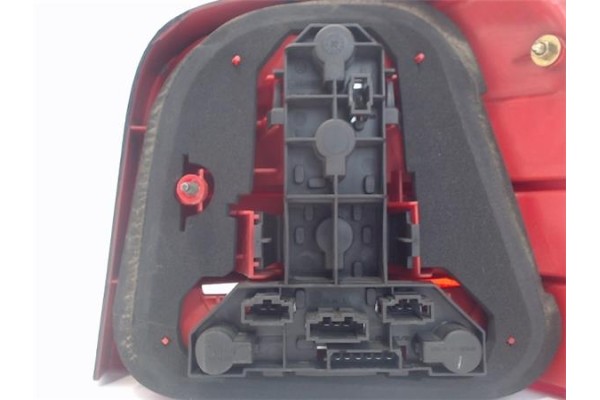 Recambio de piloto trasero izquierdo para volkswagen golf iv berlina (1j1) 1.9 tdi referencia OEM IAM 1J6945095Q 67736971 1J6945