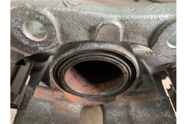 Recambio de pinza freno delantero derecha para peugeot 2008 1.2 access referencia OEM IAM 1617292180 4400R7 