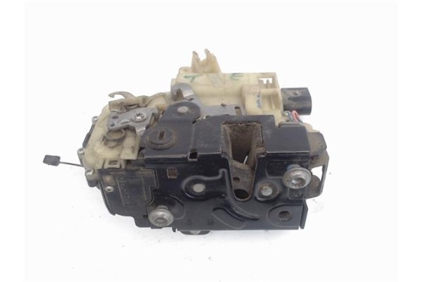 Recambio de cierre electromagnetico trasero izquierdo para skoda octavia berlina (1z3) referencia OEM IAM Y3B4839015AL 117684300
