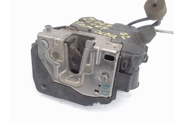 Recambio de cierre electromagnetico delantero derecho para mercedes-benz clase c (bm 203) familiar referencia OEM IAM   
