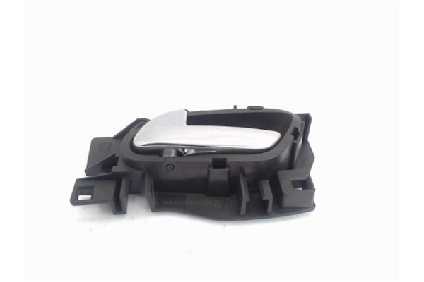 Recambio de manilla int. puerta delantero izquierda para peugeot 208 1.4 active referencia OEM IAM 303966  