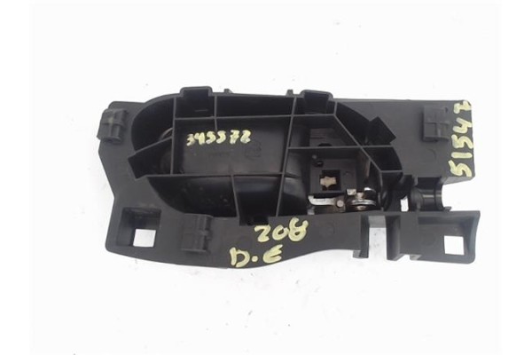 Recambio de manilla int. puerta delantero izquierda para peugeot 208 1.4 active referencia OEM IAM 303966  