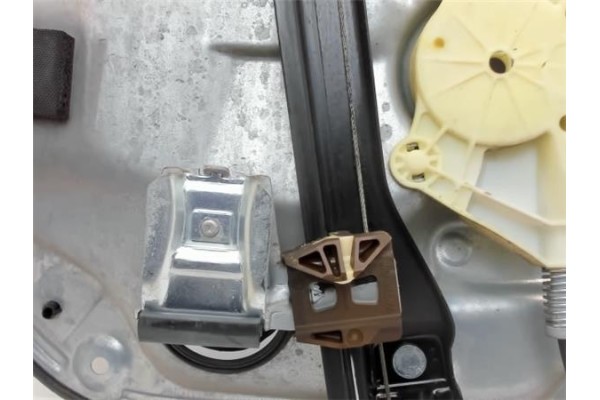 Recambio de elevalunas electrico delantero derecho para volkswagen golf iv berlina (1j1) referencia OEM IAM 1J3837462H LTVK702R 
