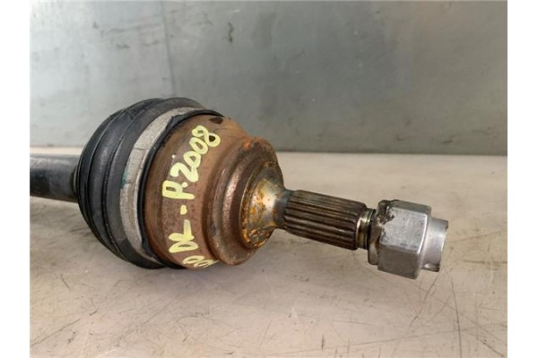 Recambio de palier delantero derecho para peugeot 2008 1.2 access referencia OEM IAM 9677476680  