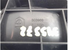 Recambio de manilla int. puerta delantero izquierda para peugeot 208 1.4 active referencia OEM IAM 303966  