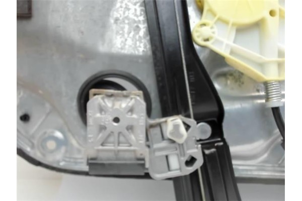 Recambio de elevalunas electrico delantero derecho para volkswagen golf iv berlina (1j1) referencia OEM IAM 1J3837730  